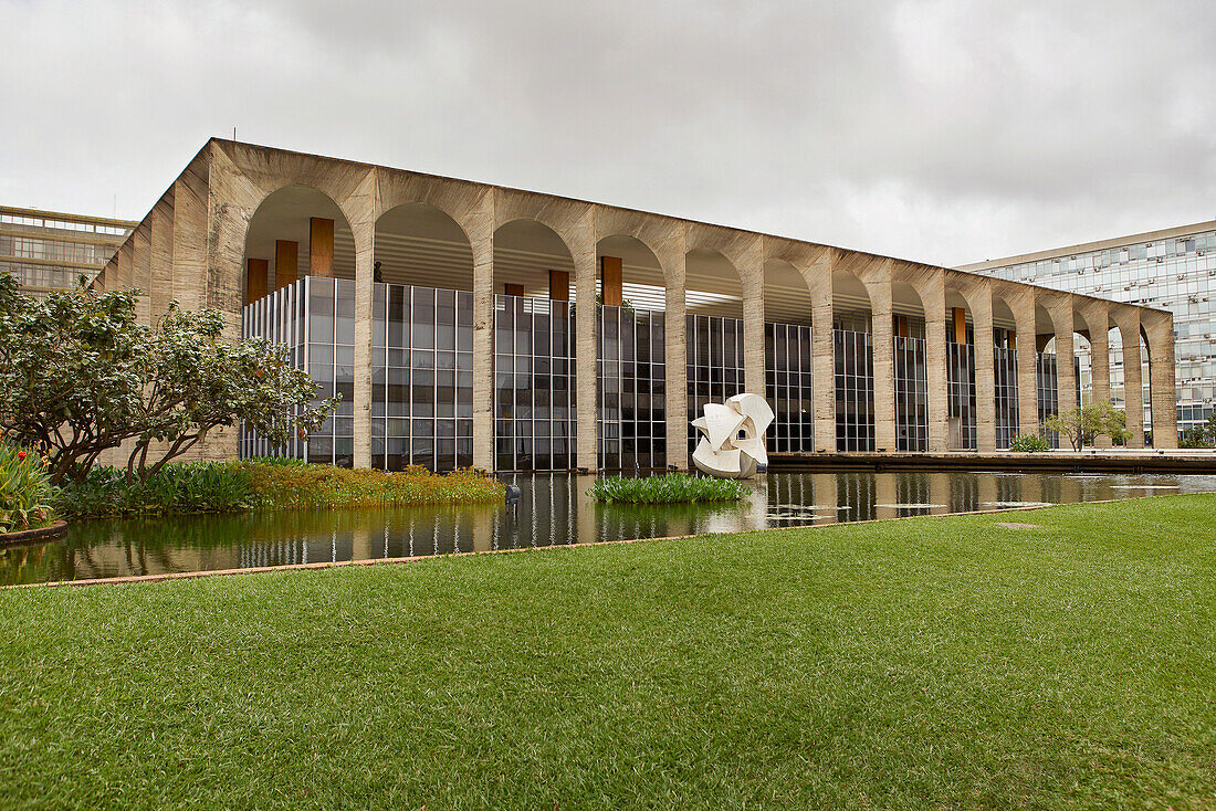 Palacio Itamaraty, one of Oscar Niemeyer's greatest achievements, houses the Foreign Ministry, Brasilia, UNESCO World Heritage Site, Brazil, South America