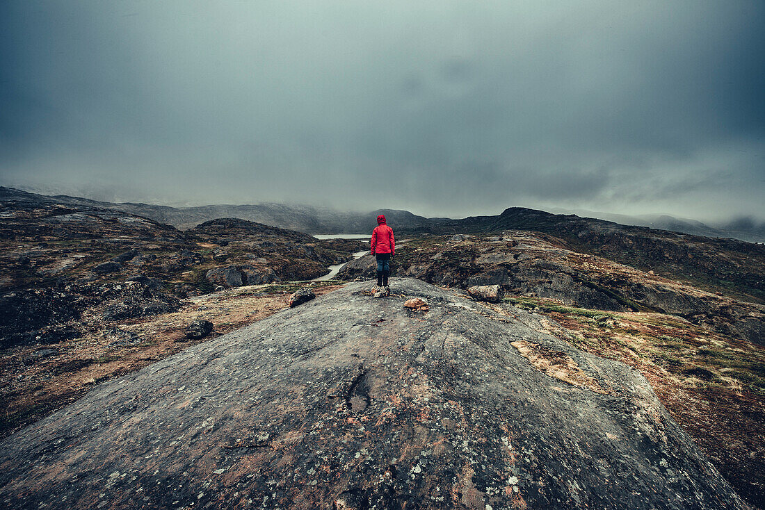 Wanderer auf einer Route durch Grönland, Grönland, Arktis.