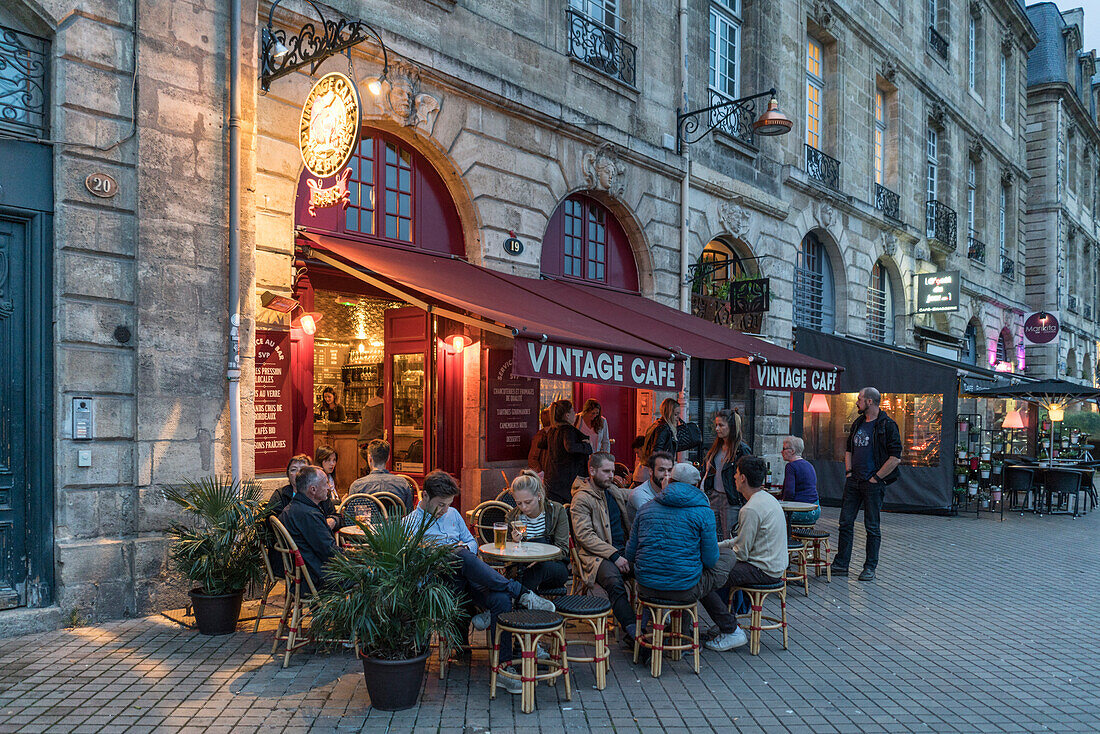 Vintage Cafe, Quai Richelieu, street cafe, Bordeaux, France