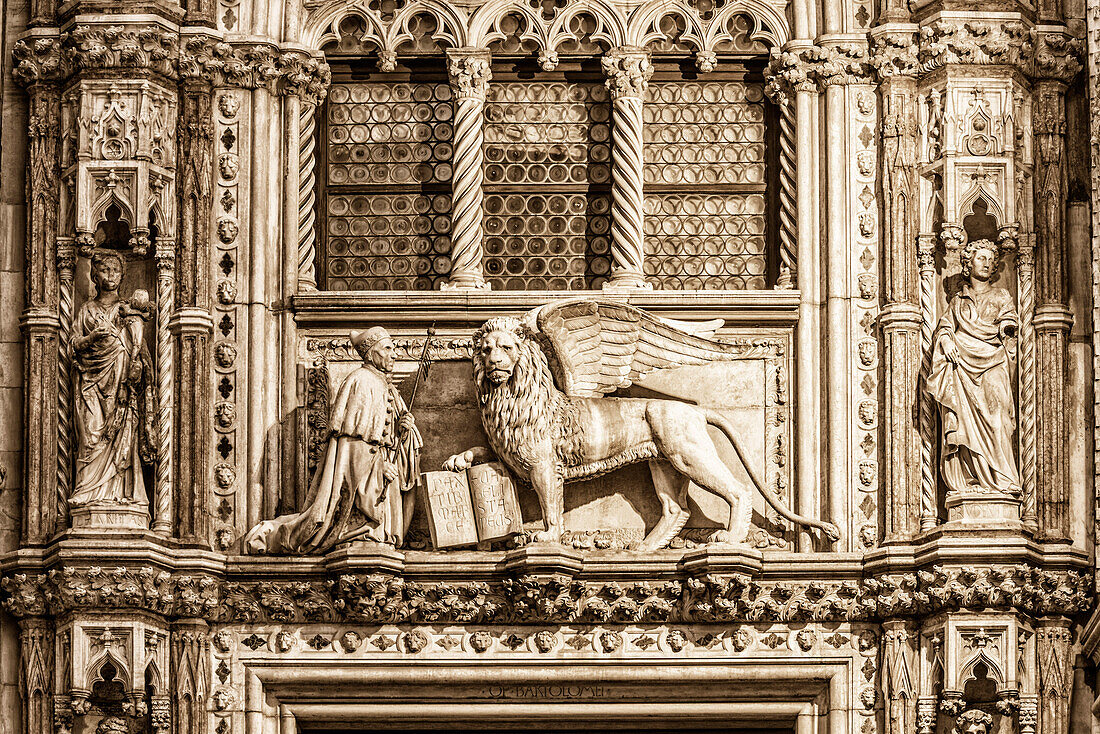 Lion of St. Marc , Doge palace, Porta della Carta