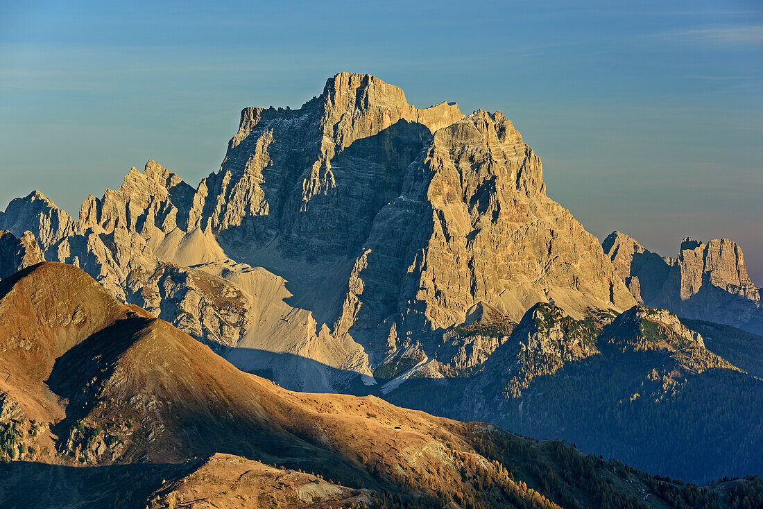 Monte Pelmo im Abendlicht, Col di Lana, Dolomiten, UNESCO Welterbe Dolomiten, Venetien, Italien