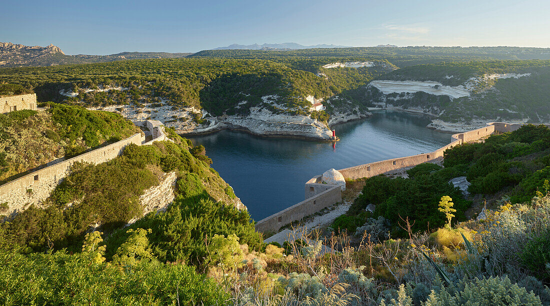 Bucht von Bonifacio, Département Corse du Sud, Korsika, Frankreich