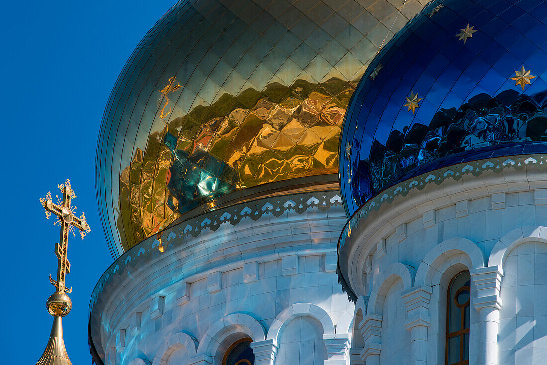 Detail der Kathedrale der orthodoxen Kirche der Geburt Christi an der Victory Plaza in Yuzhno-Sakhalinsk, Sakhalin-Insel, Russland, Asien