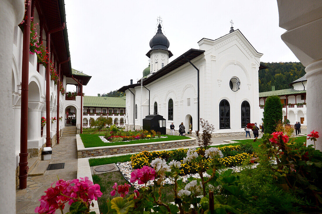 Frauen-Kloster Agapia  in den Karpaten bei Targu Neamt, Rumänien
