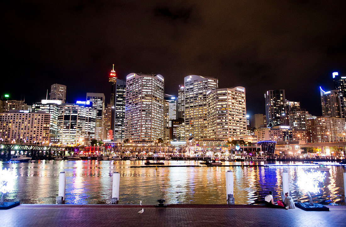 Darling Harbour und die City während des Vivid Festivals, Sydney, New South Wales, Australien