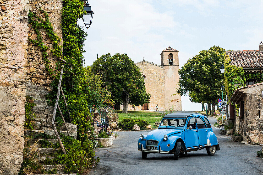 Citroën 2CV, Tourtour, Département Var, Region Provence-Alpes-Côte d' Azur, South of France, France