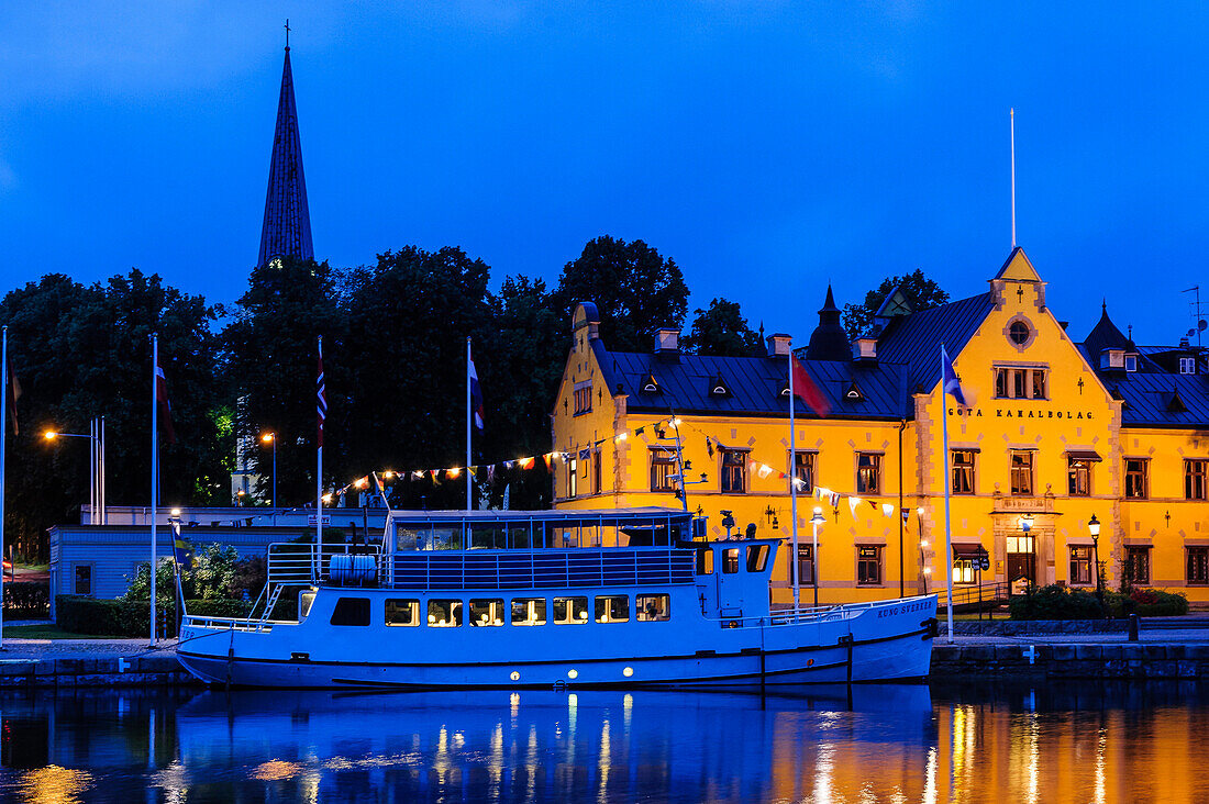 HAFEN am Abend mit Schiff, Motalla, Vätternsee, Östergötland, Schweden