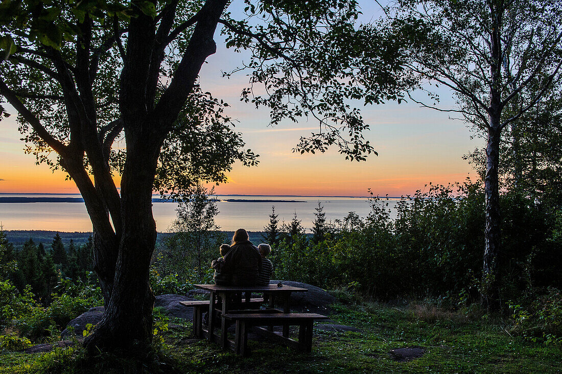 Blick vom Tafelberg, dem Nationalpark Kinnekulle – zwischen Linköping und Mariestad gelegen, Vänernsee, Schweden