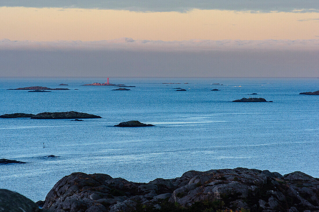 Blick vom Hausberg des Ort Rönnäng, Insel Thörn, Bohulsän, Schweden