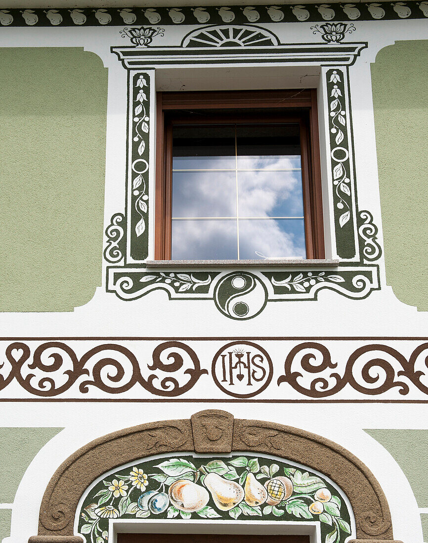 Fenster, bemalte Fassade, Bauernhof, Mostviertel, Niederösterreich, Österreich, Europa