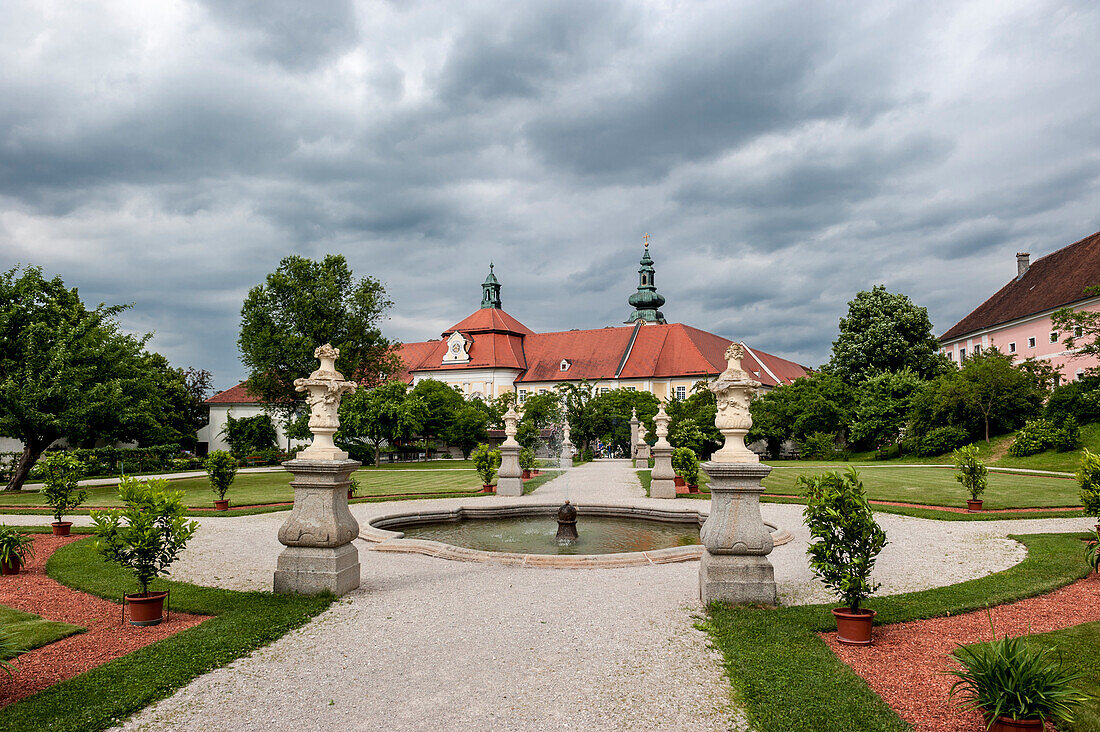 garden, cloister, monastery, Seitenstetten, Austria, Europe