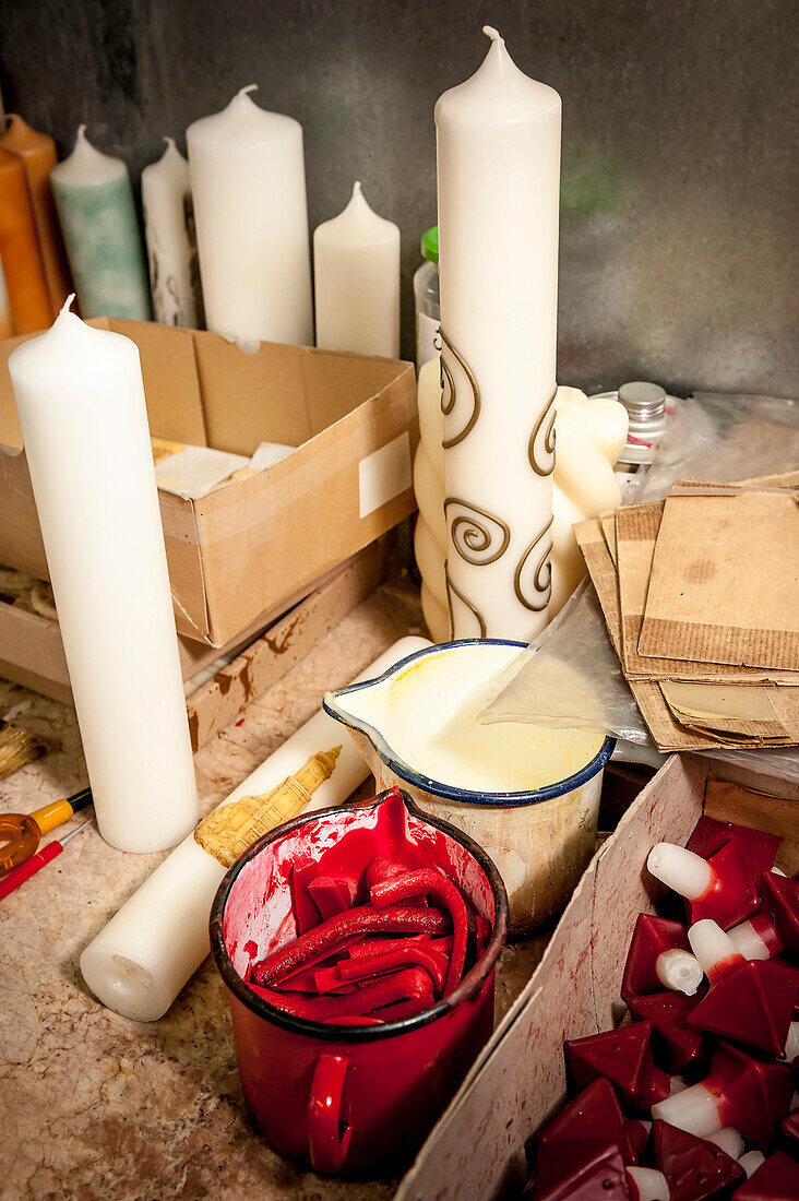 Kerzen, traditionelle Wachszieherei, Wachszieher, Kerzen-Produktion, Kerzen-Herstellung, München, Bayern, Deutschland, Europa