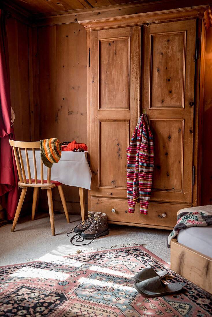 wooden room, traditional decoration, winterly interior, warmness, the Alps, South Tyrol, Trentino, Alto Adige, Italy, Europe