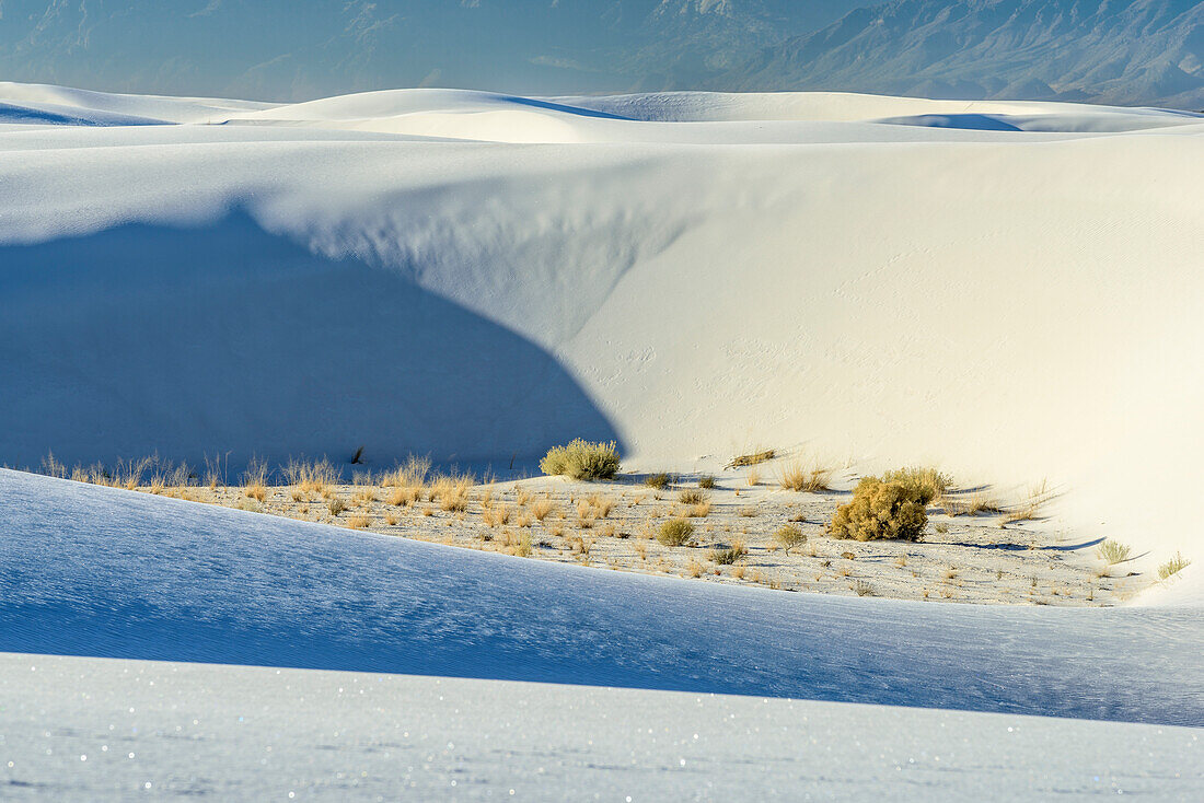 White sand dunes, White Sands National Monument, New Mexico, USA