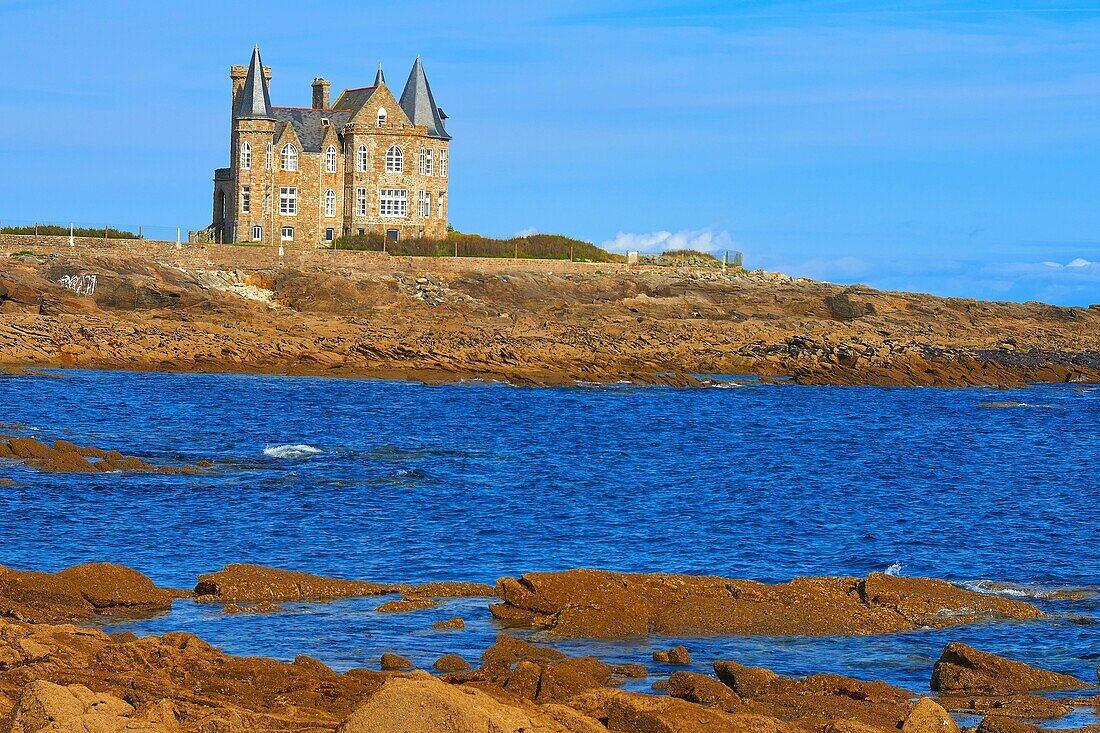 Turpault castle, Quiberon, Cote Sauvage, Wild Coast, Morbihan, Lorient District, Bretagne, Brittany, France.