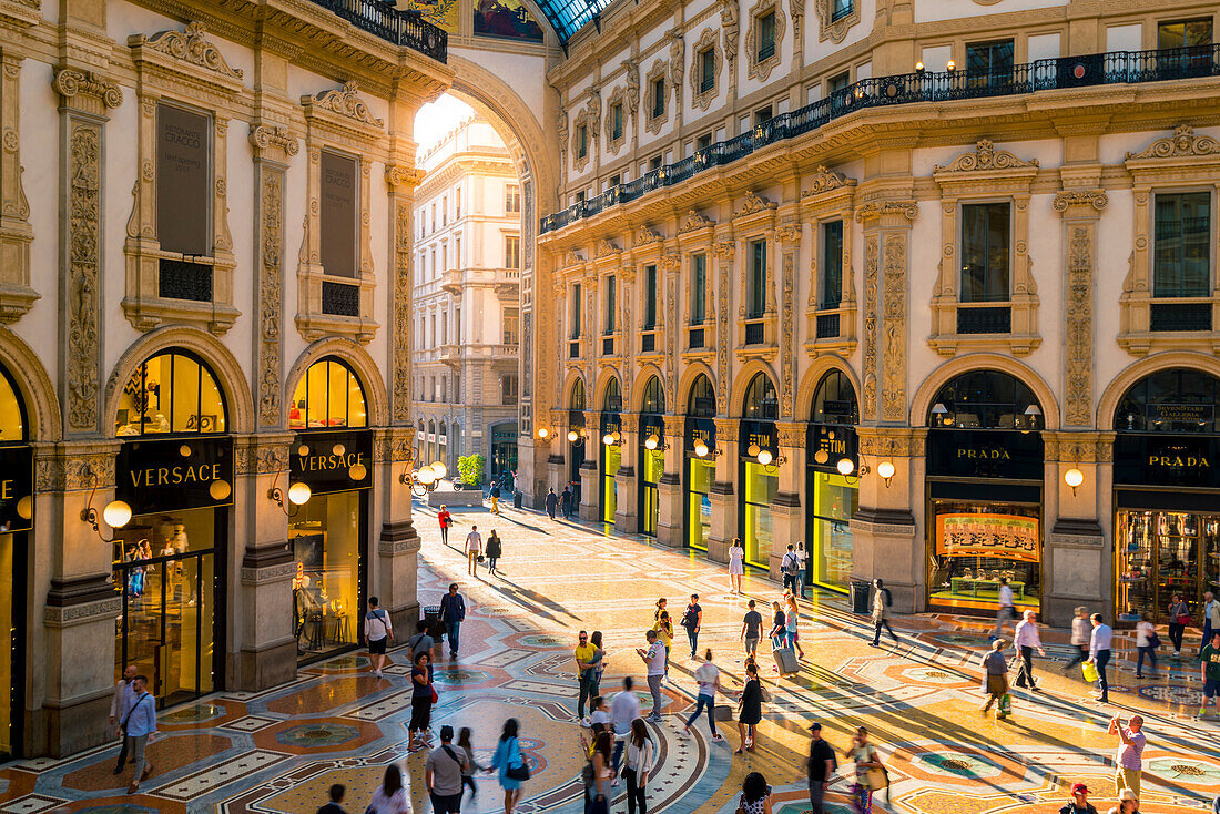 Galleria Vittorio Emanuele II, Milan, Lombardy, Italy.