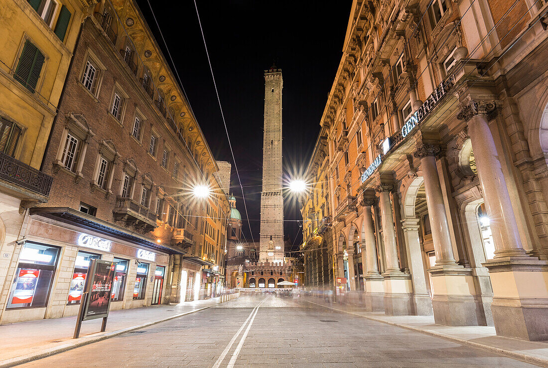 View of the Torre degli Asinelli from via Rizzoli at night, Bologna, Emilia Romagna, Italy