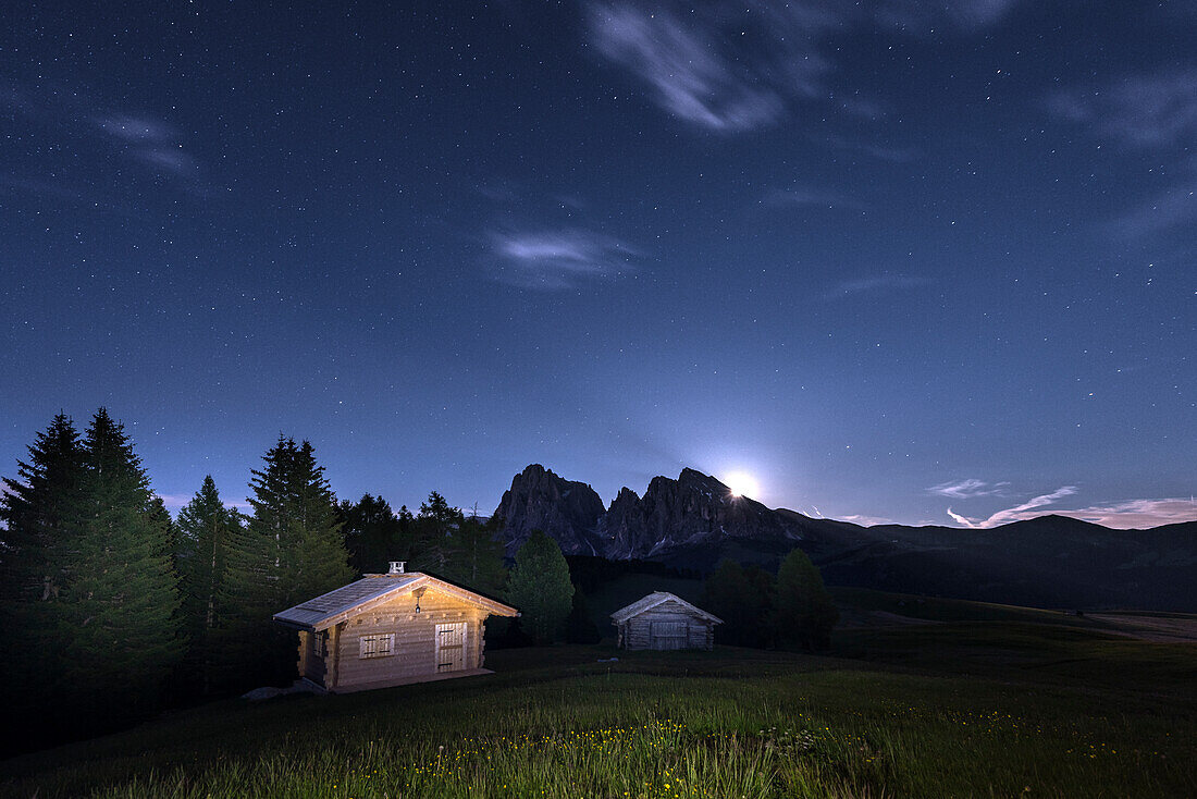 Alpe di Siusi/Seiser Alm, Dolomites, South Tyrol, Italy, Moonrise on the Alpe di Siusi