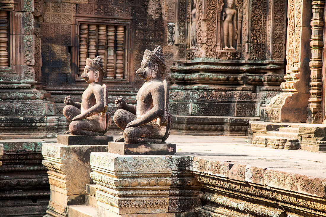 Statues at ancient temple of Angkor Wat, Siem Reap, Cambodia