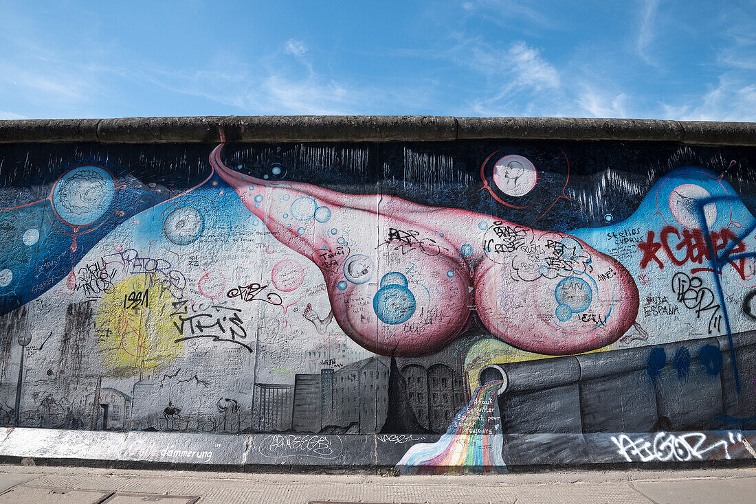 Street Art on the Berlin Wall, Berlin, Germany, Europe