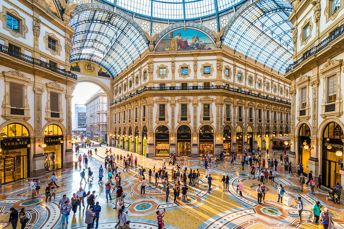 Galleria Vittorio Emanuele II in Milan , Italy