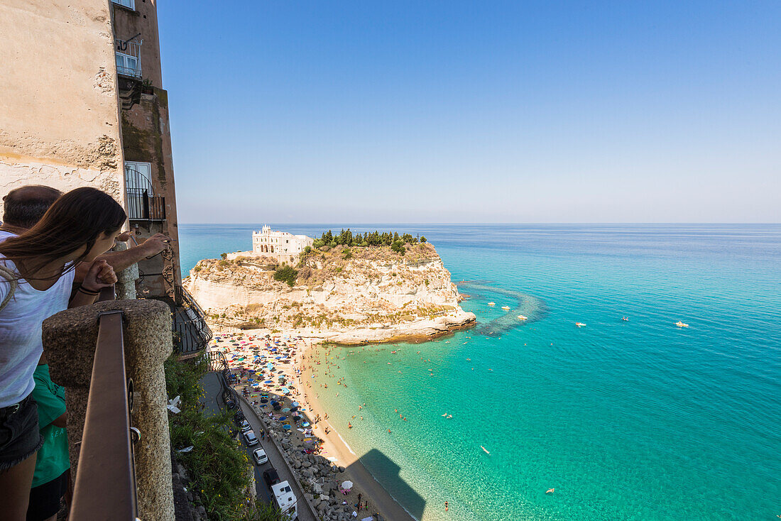 Tropea, Province of Vibo Valentia, Calabria, Italy. The famous view from Villetta di Liano towards the Santa Maria dell'Isola