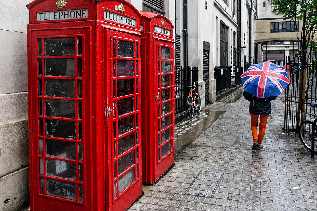 Telephone Box, Women with Umbrella, Raiun, London