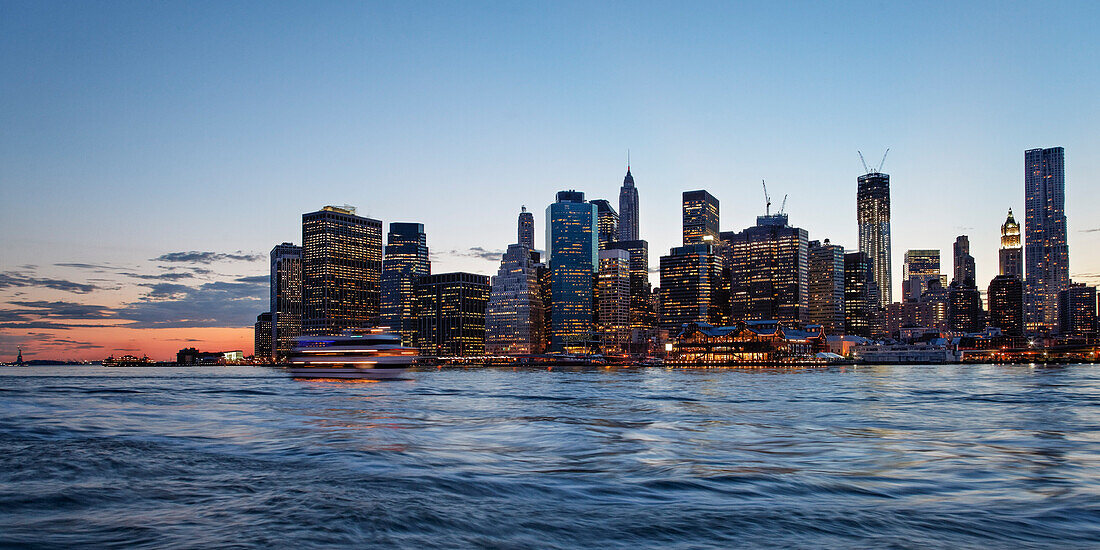 Skyline of New York City, Manhattan,  NYC, Big Apple, USA
