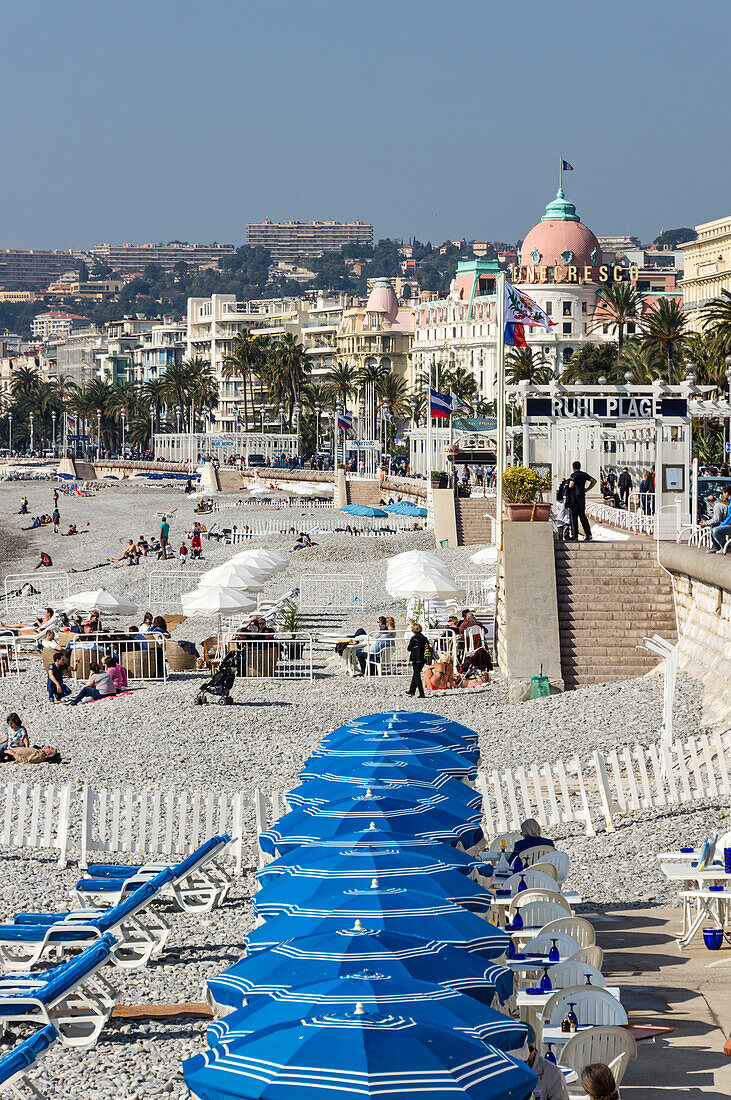 Promenade des Anglais, Beach , Hotel Negresco, Nice, Alpes Maritimes, Provence, French Riviera, Mediterranean, France, Europe