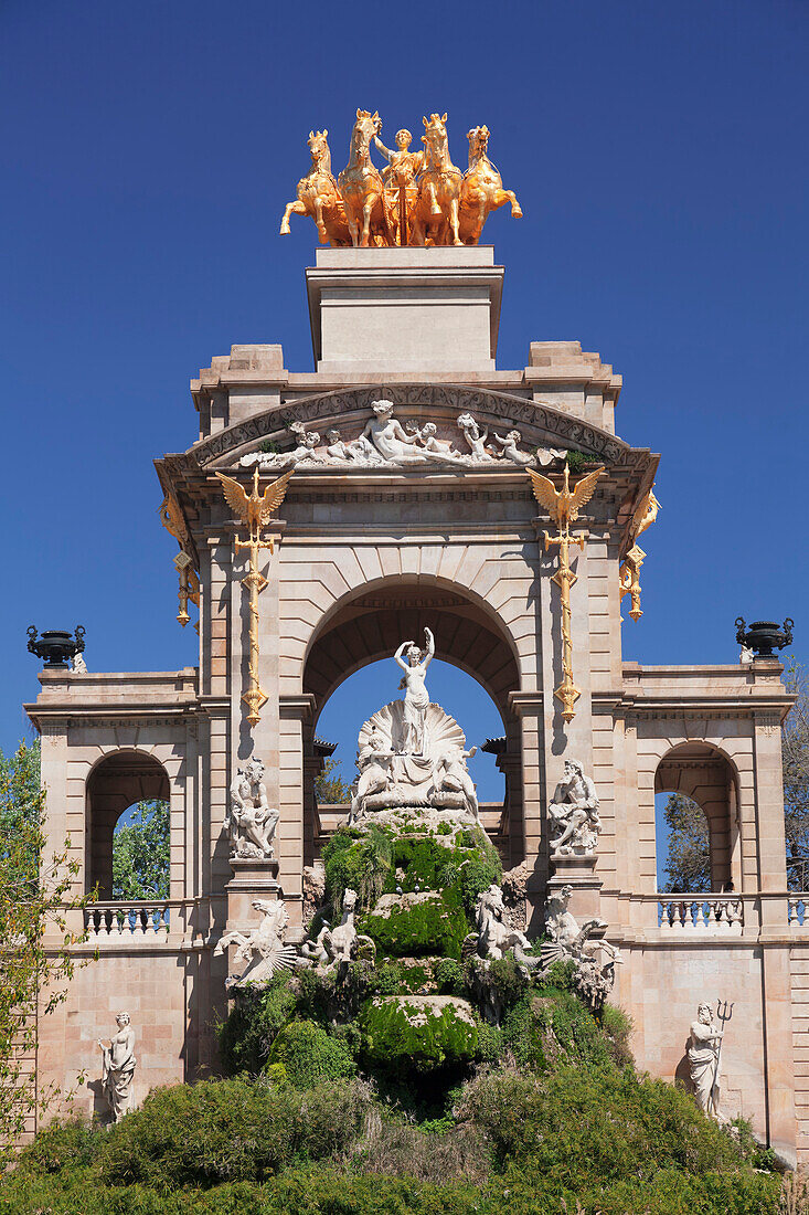 Quadriga de l'Auroa, La Cascada, architect Josep Fontsere, Parc de la Ciutadella, Barcelona, Catalonia, Spain, Europe