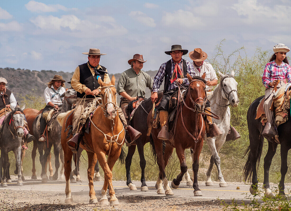 Cabalgata de Los Gauchos, Gaucho horse parade from San Juan to Vallecito, San Juan Province, Argentina, South America