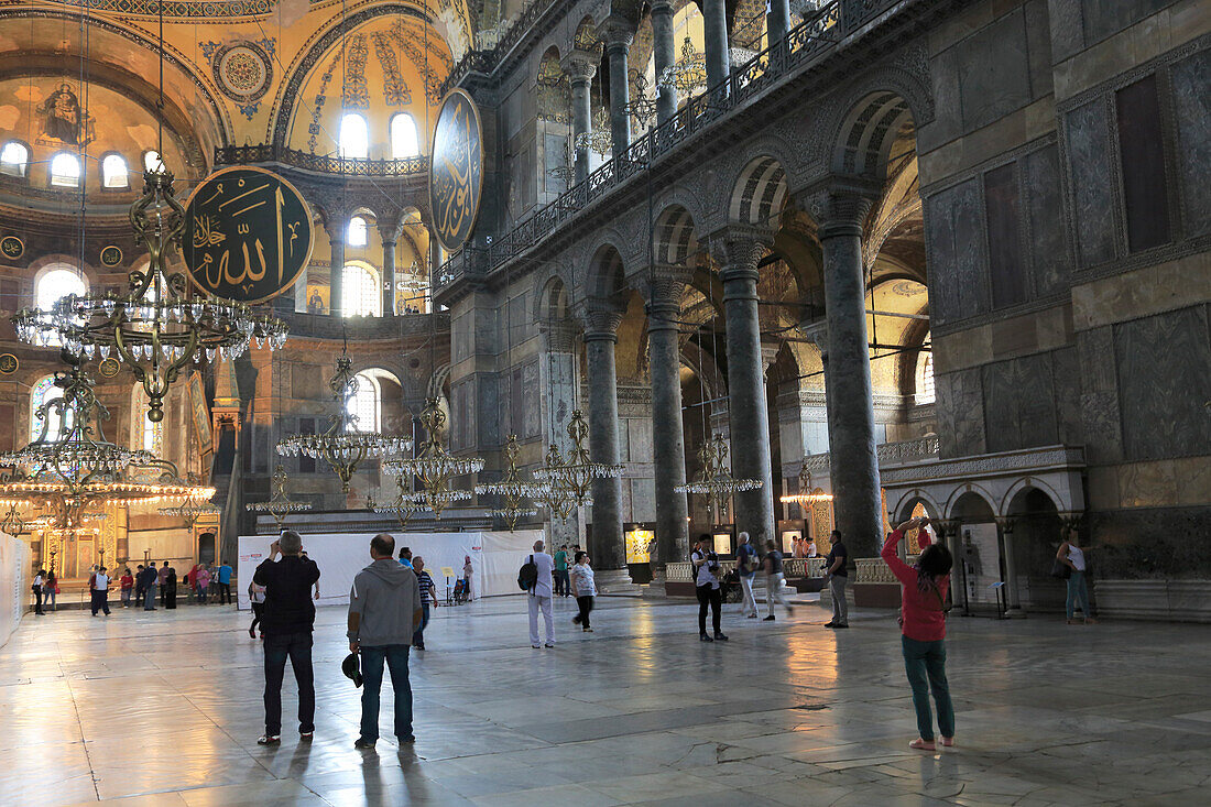 Interior, Byzantine architecture, Hagia Sophia (Aya Sofya), UNESCO World Heritage Site, Istanbul, Turkey, Europe