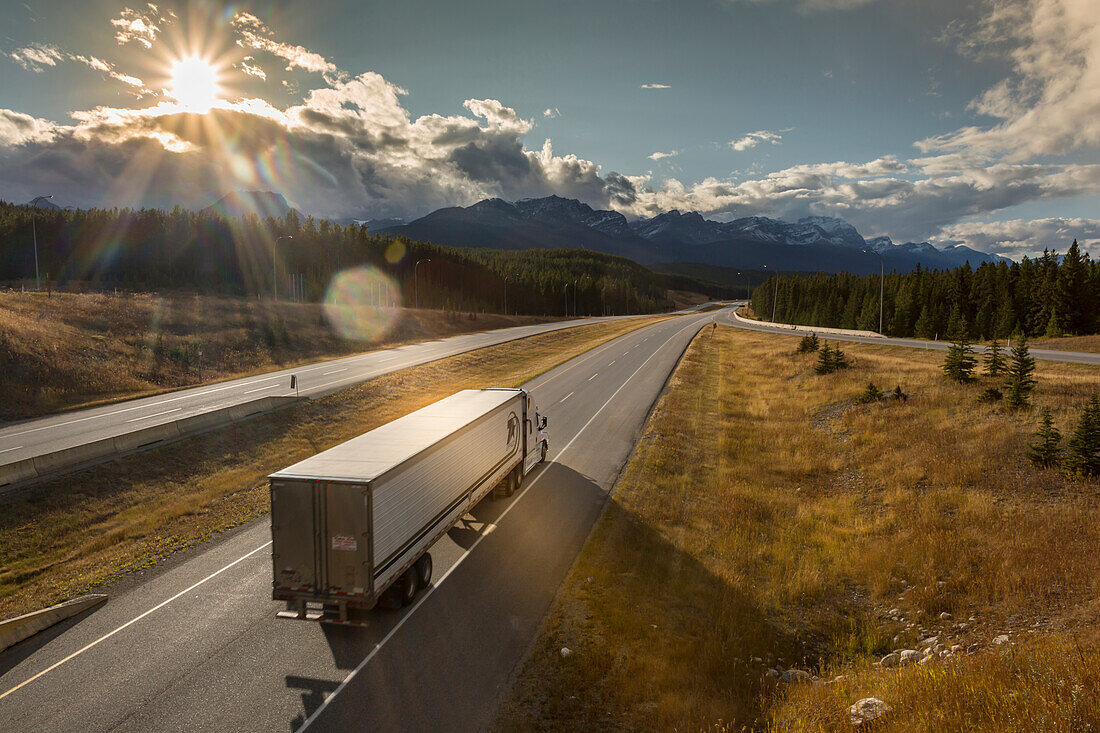 Traffic on Trans Canada Highway 1, Canadian Rockies, Banff National Park, UNESCO World Heritage Site, Alberta, Canada, North America