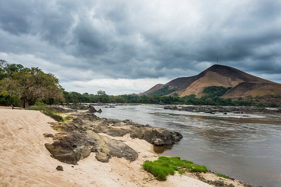 View over the Ogoolle River, Lope National Park, UNESCO World Heritage Site, Gabon, Africa