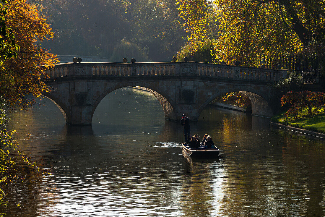 Clare Bridge in the Backs on an autumn day. Cambridge University, Cambridge, Cambridgeshire, England, United Kingdom, Europe