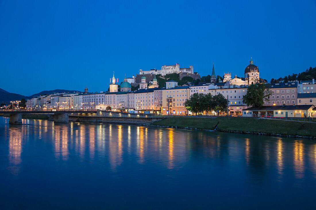 View of Salzach River, Hohensalzburg Castle and the Altstadt (The Old City), UNESCO World Heritage Site, Salzburg, Austria, Europe