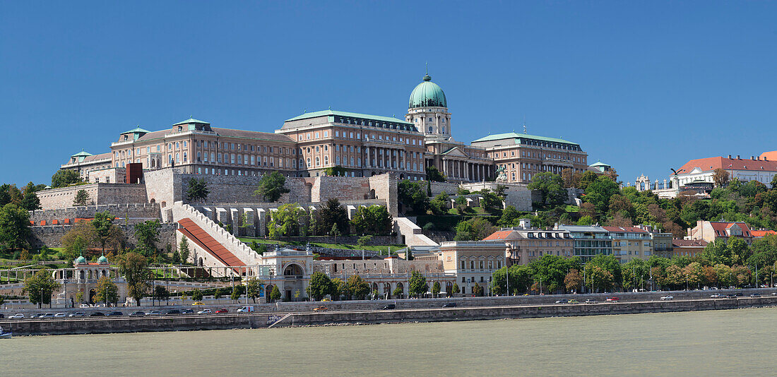 View over Danube River to the Royal Palace, Buda Castle, UNESCO World Heritage Site, Budapest, Hungary, Europe