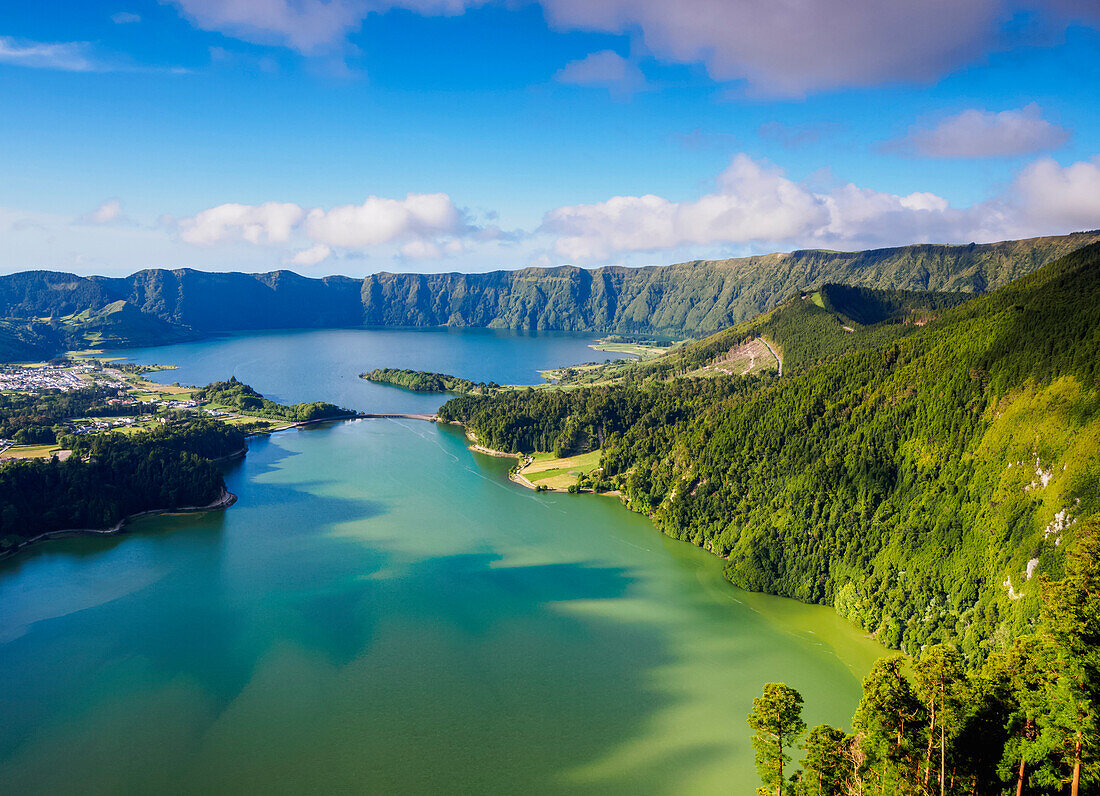 Lagoa das Sete Cidades, elevated view, Sao Miguel Island, Azores, Portugal, Atlantic, Europe