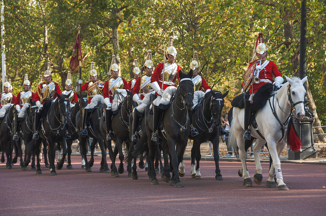 Mounted Guardsmen in the Mall, London, England, United Kingdom, Europe