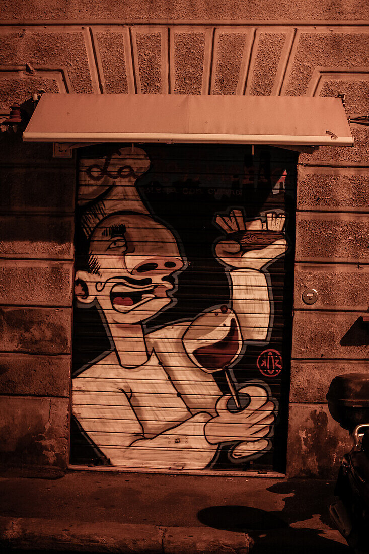 Graffiti auf der Tür von Raffineria Restaurant, Livorno, Italien, Europa