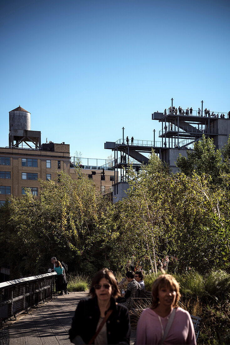 Blick vom High Line Park zum Whitney Museum für moderne Kunst, Manhattan, New York City, Vereinigte Staaten von Amerika, USA, Nordamerika