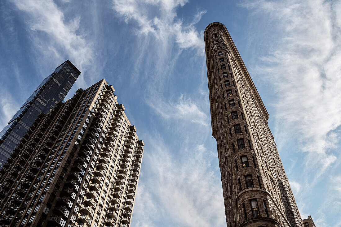 famous Flatiron Building by Daniel Burnman, 5th Ave, Manhattan, NYC, New York City, United States of America, USA, North America