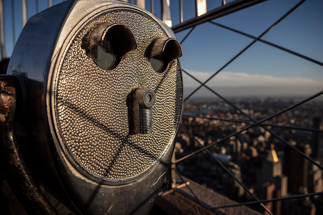 Fernrohr auf Aussichtsplattform des Empire State Building, Manhattan, New York City, Vereinigte Staaten von Amerika, USA, Nordamerika