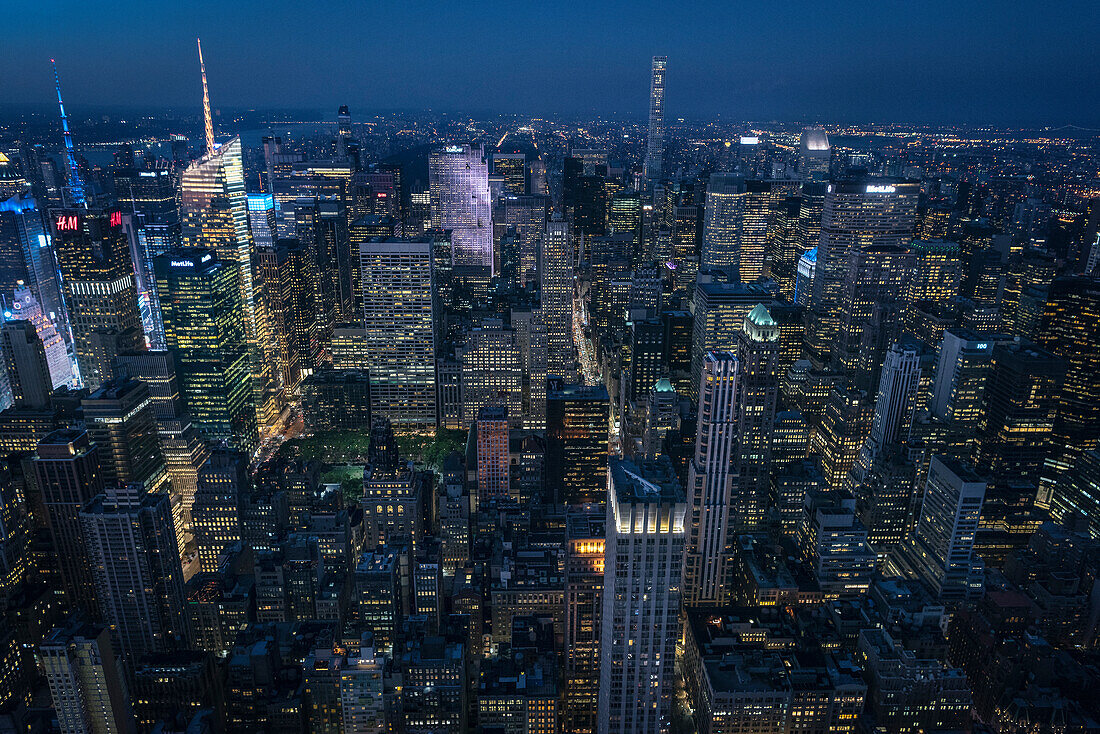 Blick von Aussichtsplattform des Empire State Building zum Times Square, Manhattan, New York City, Vereinigte Staaten von Amerika, USA, Nordamerika