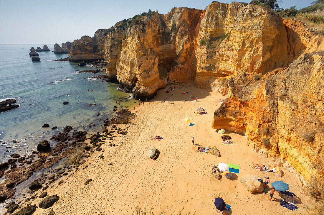 Portugal, Atlantik Kueste Felsen , Badestrand