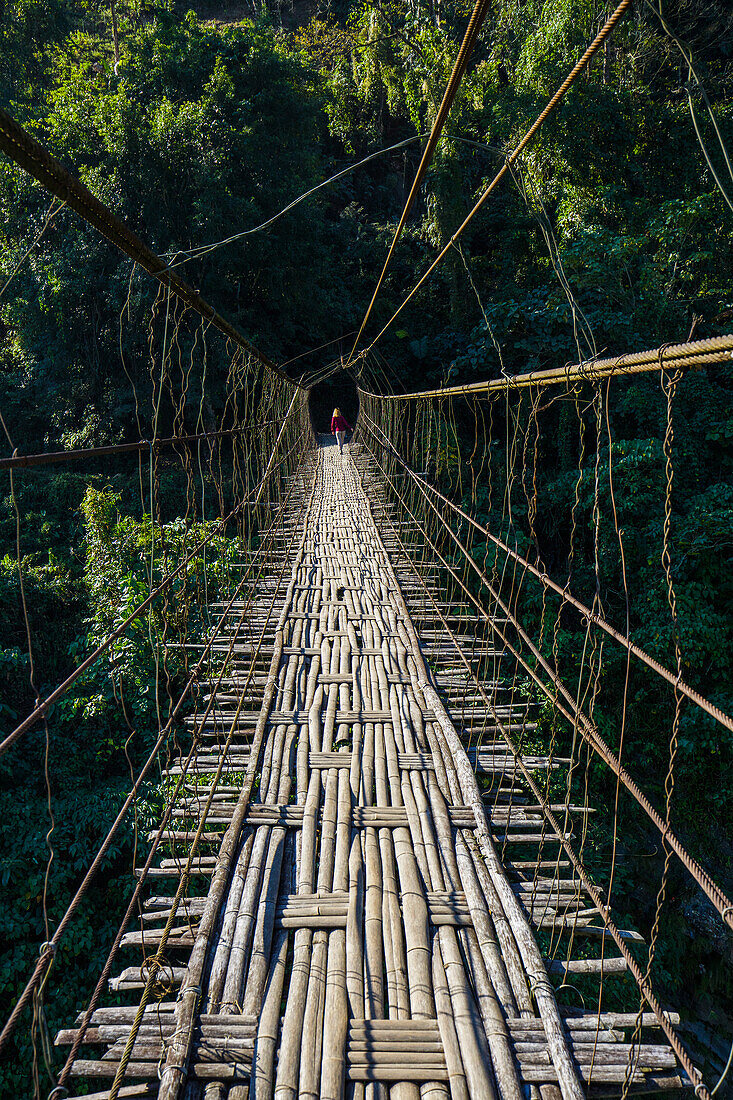 Hängebrücke in Arunachal Pradesh, Indien, Asien