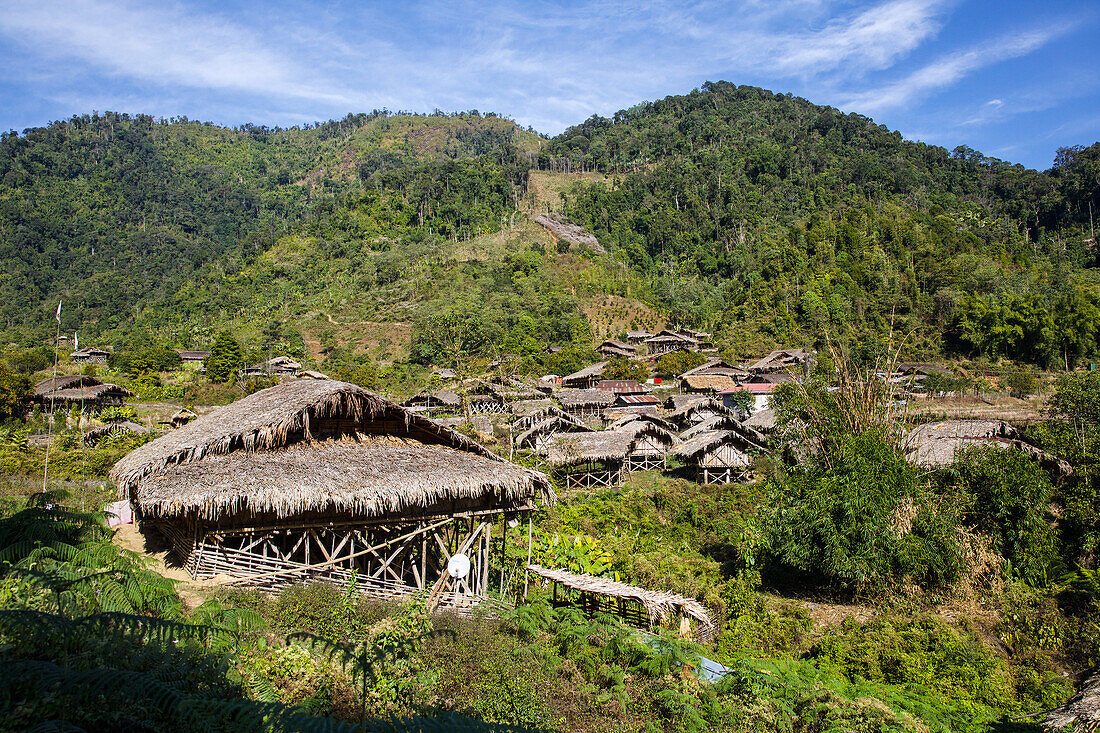 Holzhütten in Arunachal Pradesh, Indien, Asien