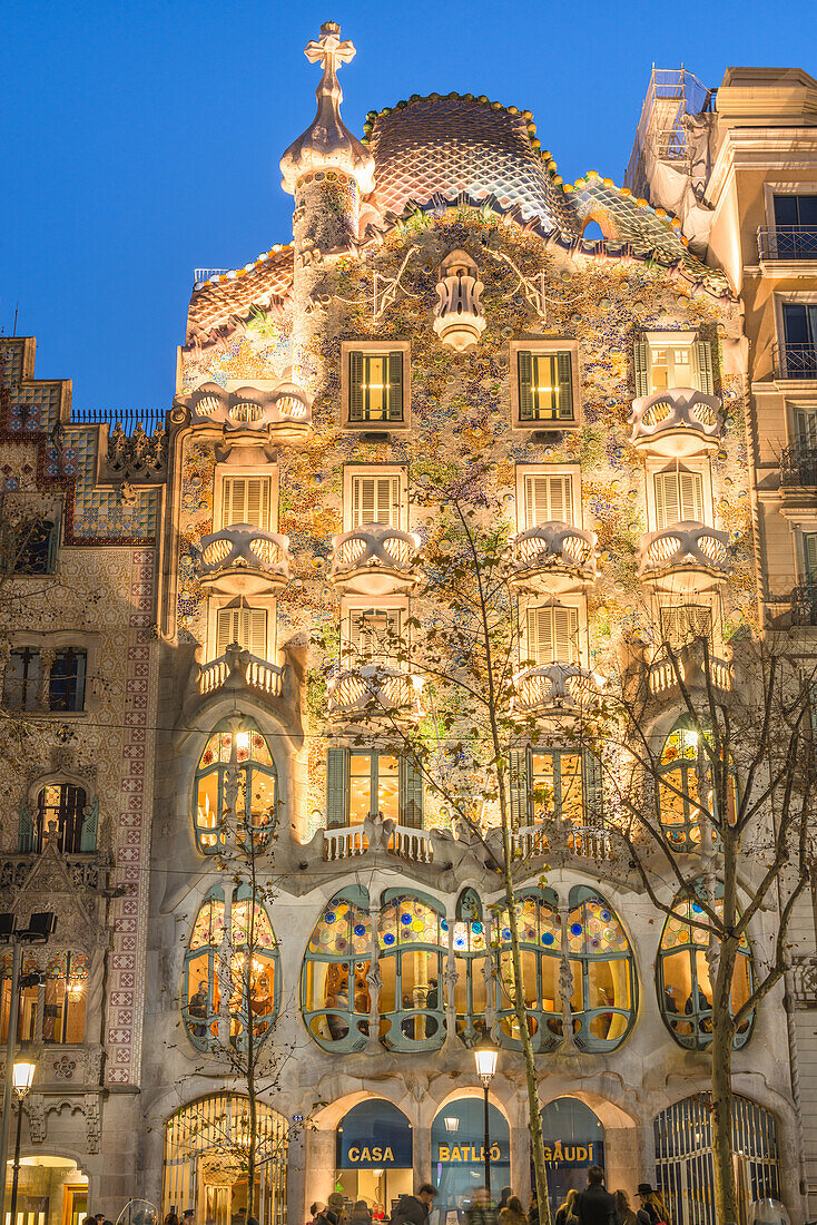 Casa Batllo, UNESCO World Heritage Site, modernist architecture by Antoni Gaudi on Paseo de Gracia Avenue, Barcelona, Catalonia, Spain, Europe
