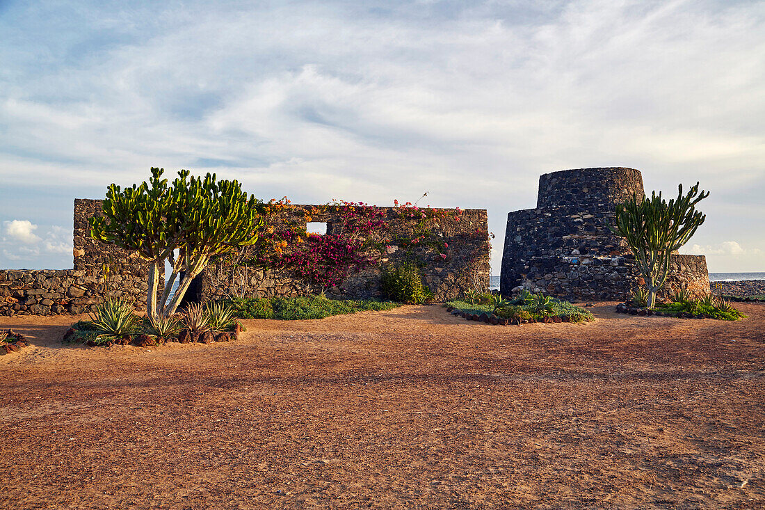 Sunset at the lime kilns at Caleta de Fustes, Fuerteventura, Canary Islands, Islas Canarias, Atlantic Ocean, Spain, Europe