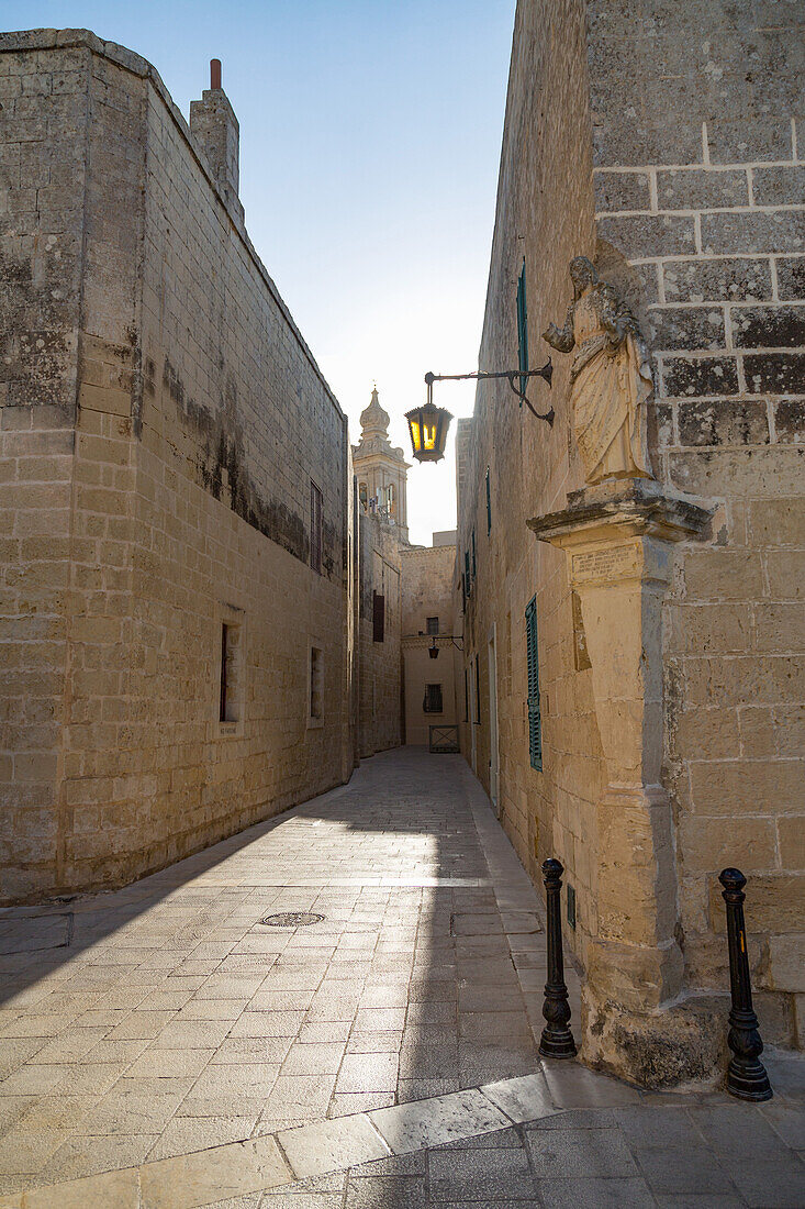 A quiet alley in the historic citadel of Mdina, Malta, Mediterranean, Europe